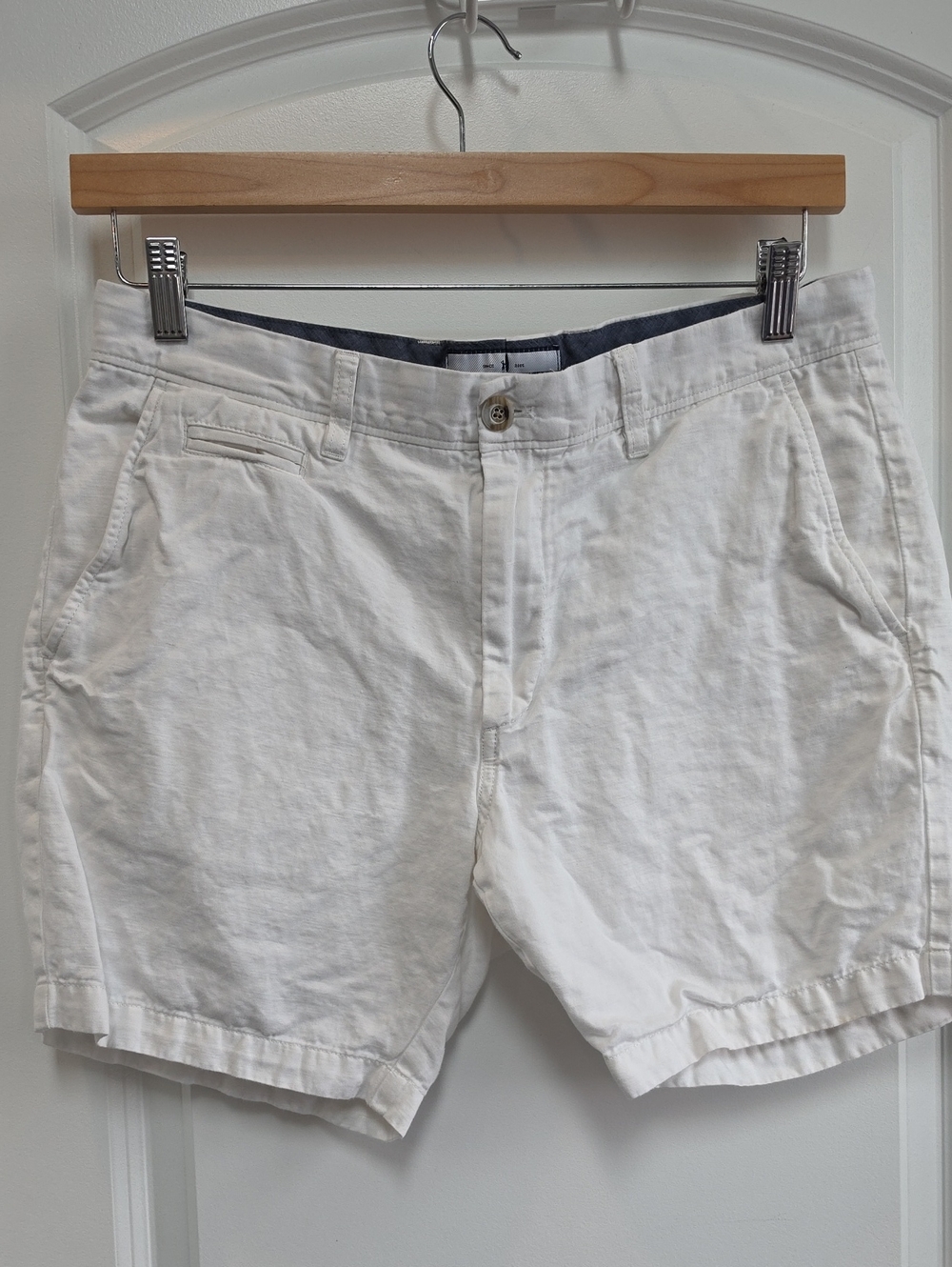 johnnie-O White Flat-Front Cotton Shorts